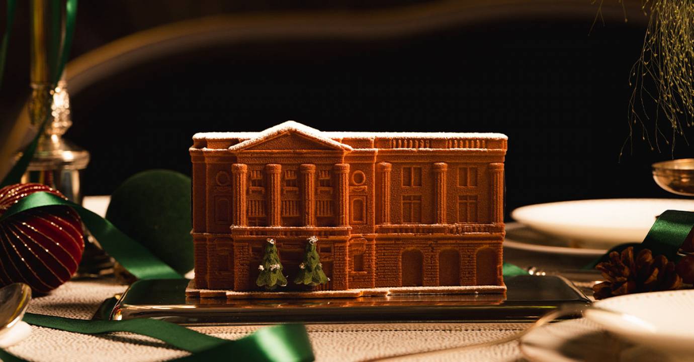 Noël féerique au Crillon : lumière, gourmandise et solidarité place de la Concorde