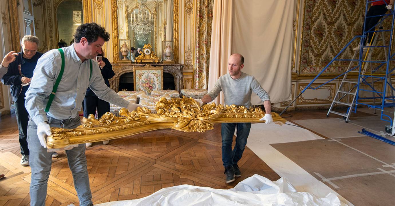 À Versailles, la spectaculaire restitution du lit de Louis XVI
