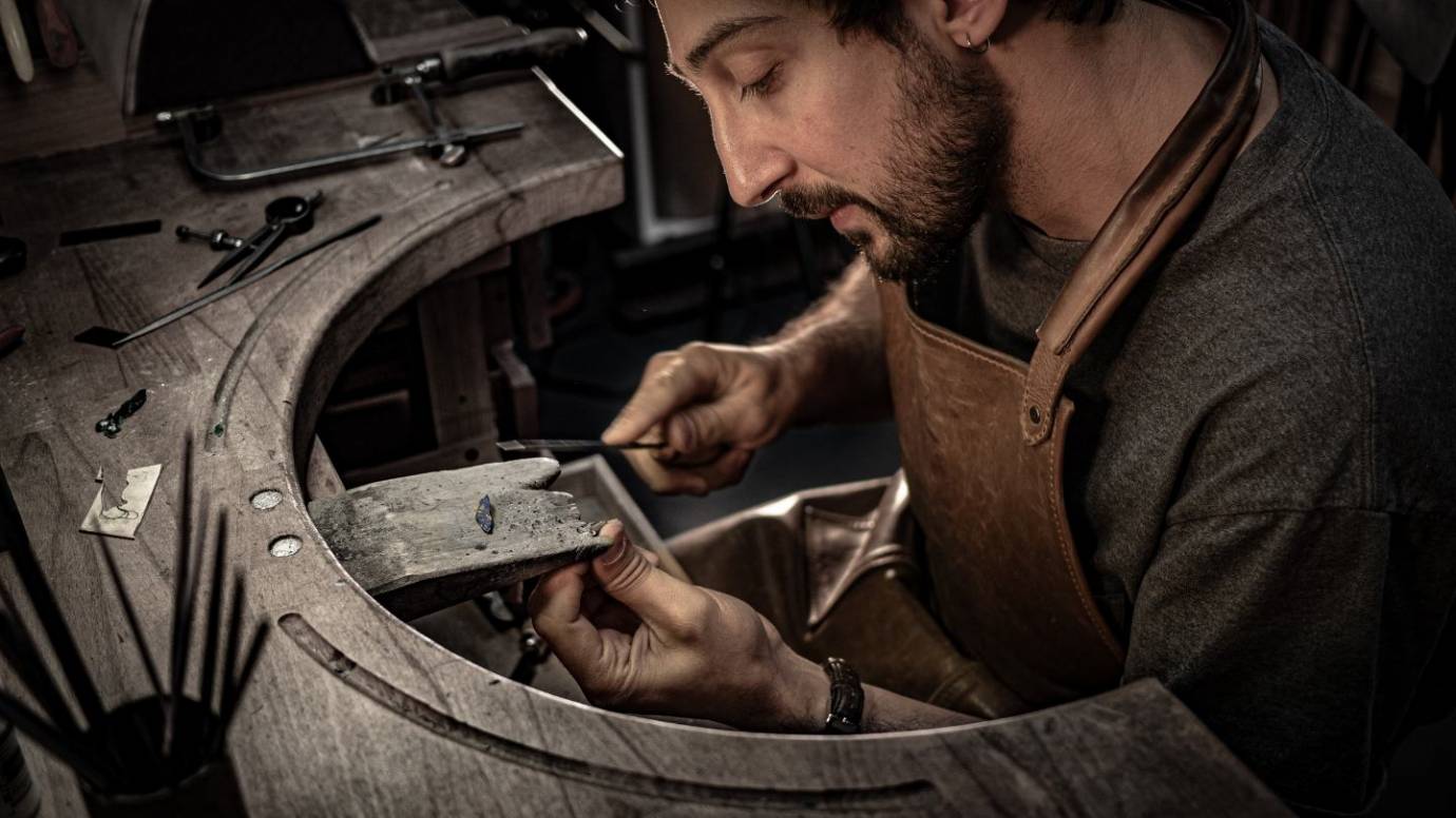 Karl Mazlo : le joaillier inspiré par l’architecture et les matériaux bruts