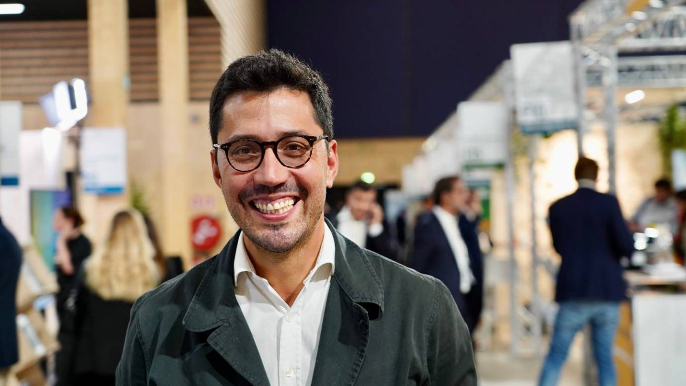 Walid Goudiard au SIBCA : Joie de vivre ou éco-anxiété ? « Nous aurons tous besoin d’allier sérieux et légèreté dans les mois à venir. »